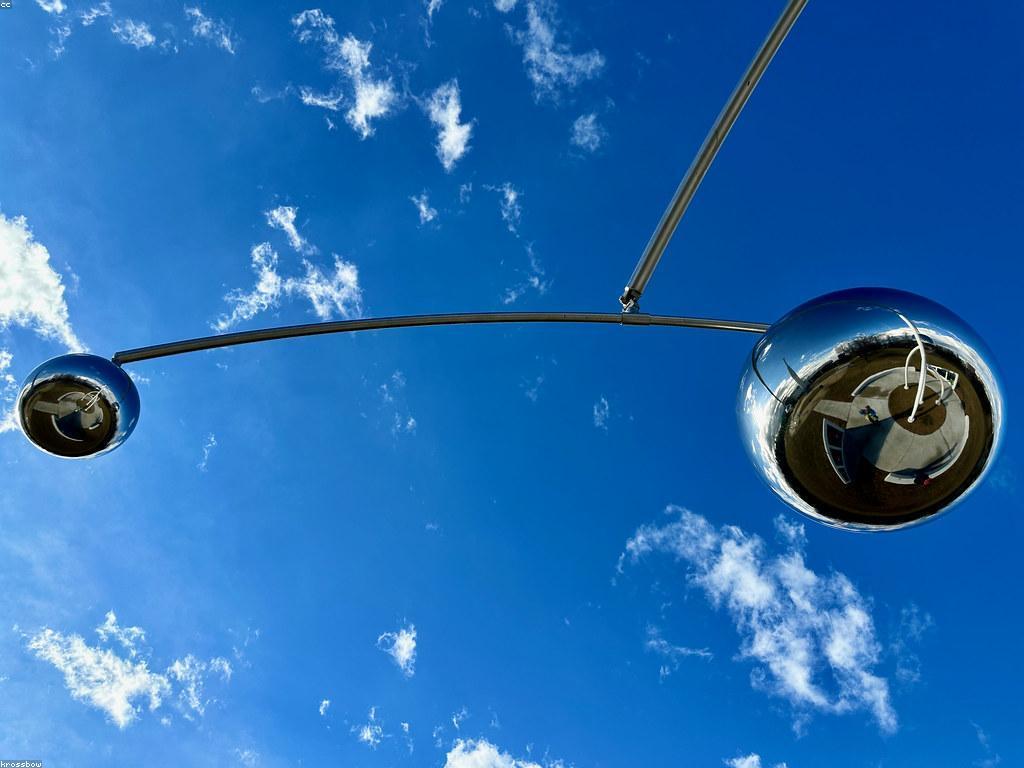 បច្ចេកវិទ្យាថ្មីនិងប្រព័ន្ធអប់រំ: ការប្រែប្រួលនៃវិធីសាស្ត្រអប់រំ